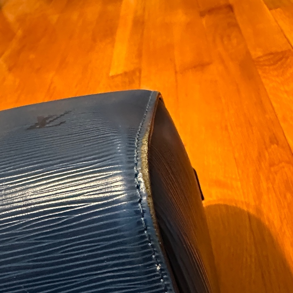 Louis Vuitton Blue Epi Leather Tote - Picture 5 of 16